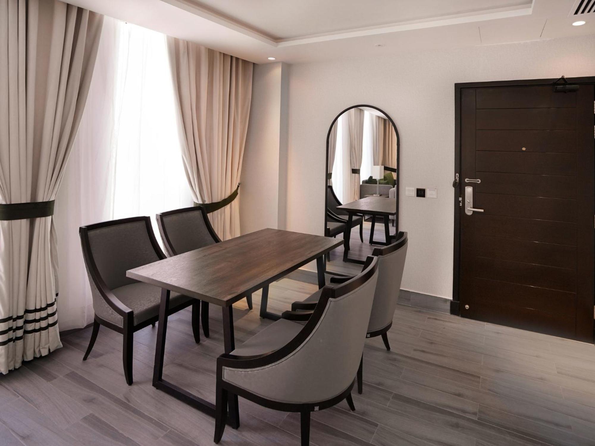 Hotel One Vogue Mall 35 Равалпинди Екстериор снимка