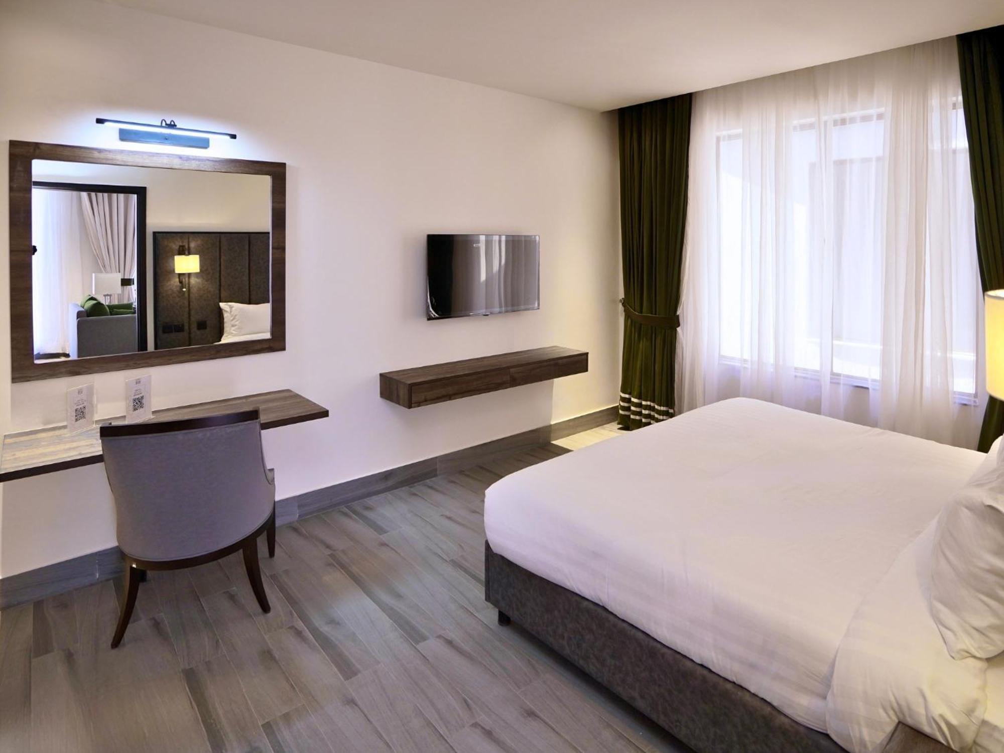 Hotel One Vogue Mall 35 Равалпинди Екстериор снимка
