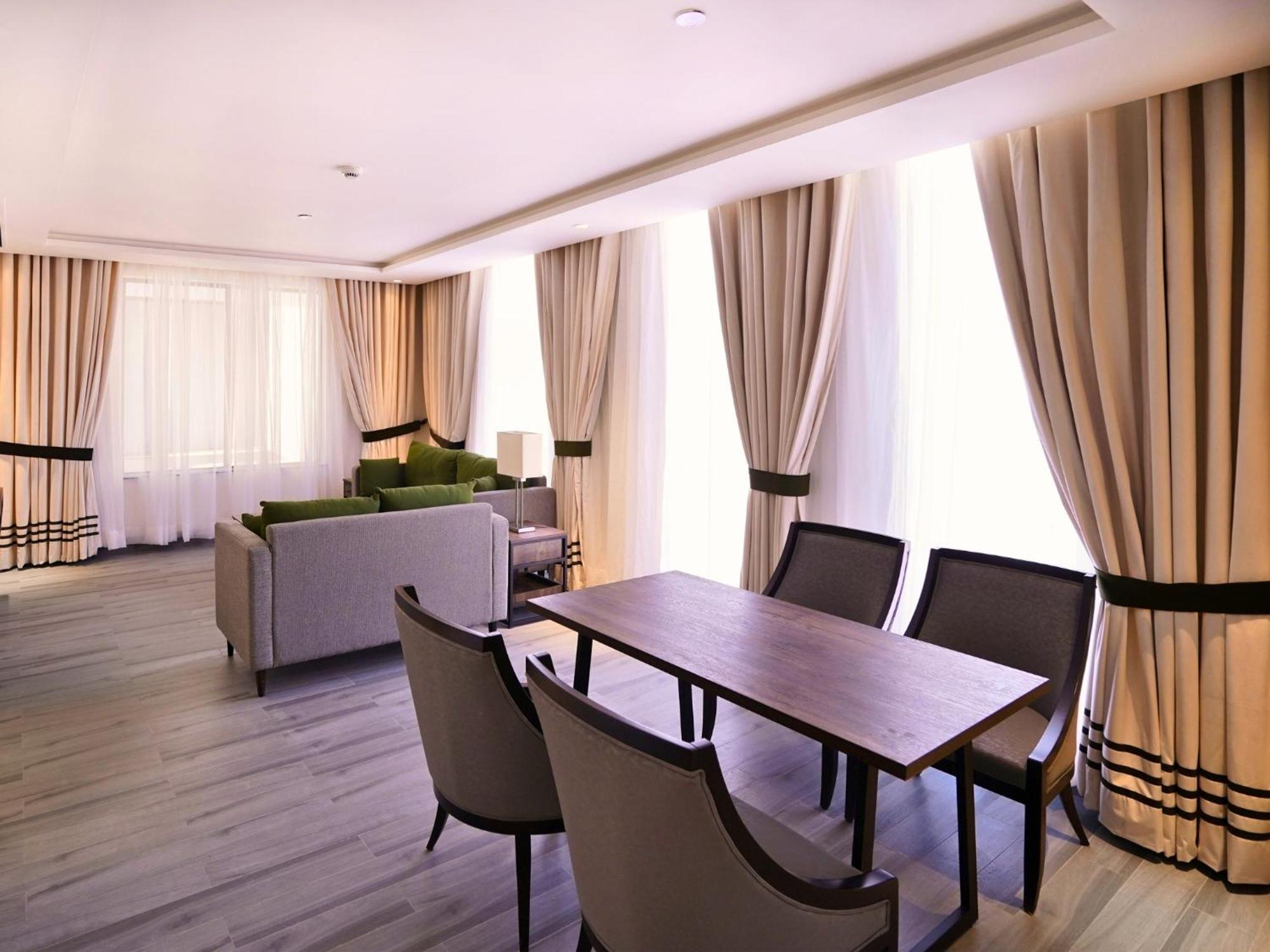 Hotel One Vogue Mall 35 Равалпинди Екстериор снимка