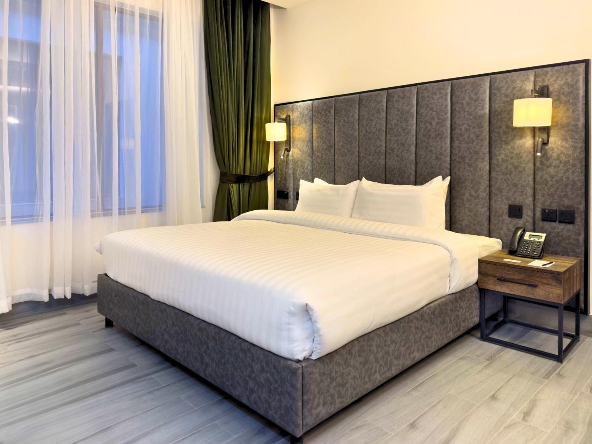Hotel One Vogue Mall 35 Равалпинди Екстериор снимка