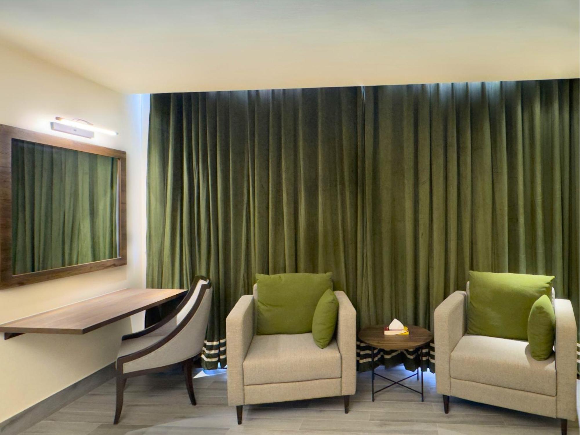 Hotel One Vogue Mall 35 Равалпинди Екстериор снимка