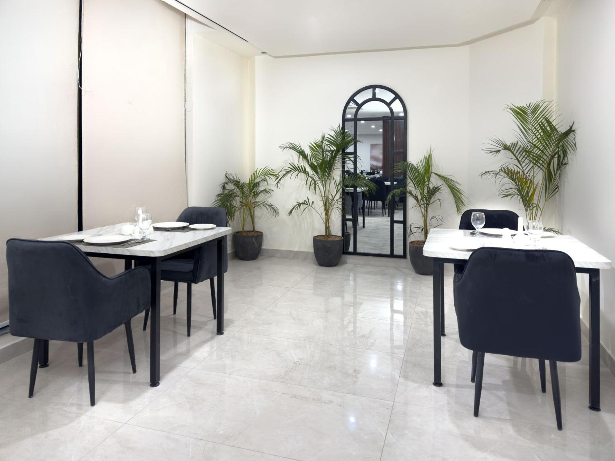 Hotel One Vogue Mall 35 Равалпинди Екстериор снимка